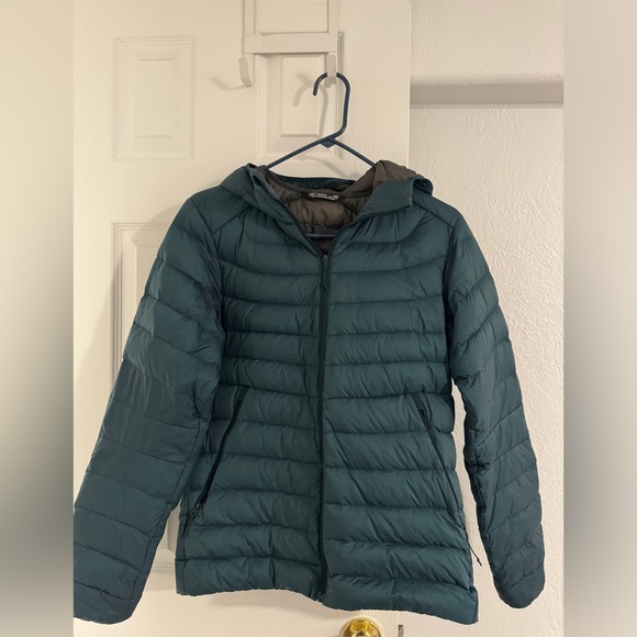 Arc’Teryx Women’s Green Puffer Jacket Authentic - Picture 6 of 6